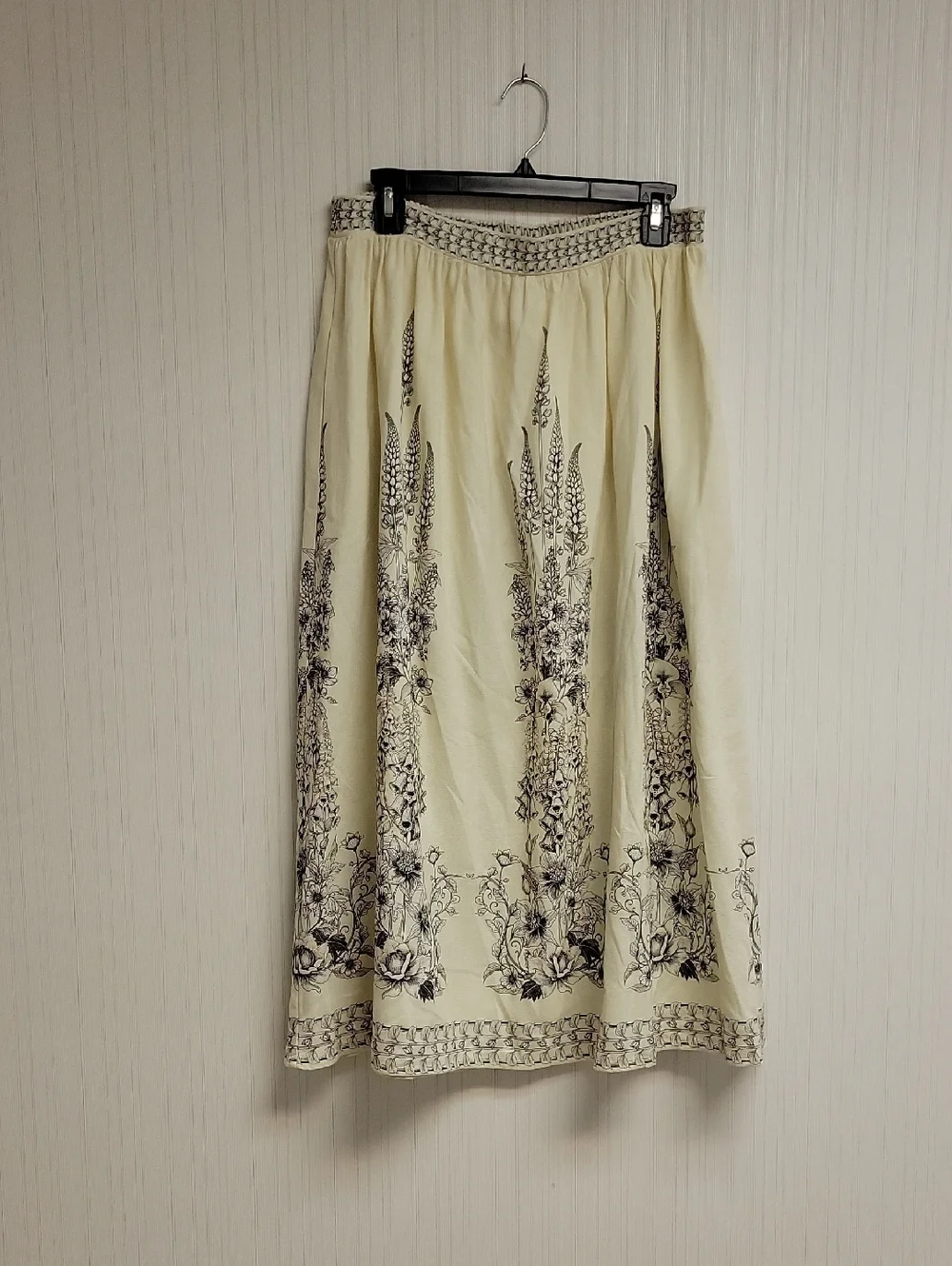 Max Studio Cream Maxi Skirt w/Black Floral Border New Boho Business Casual Large - Picture 3 of 6